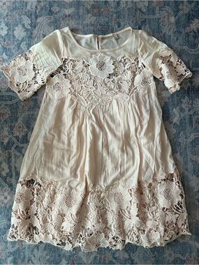 HOLDING HORSES | Cream Lace Appliqué Dress